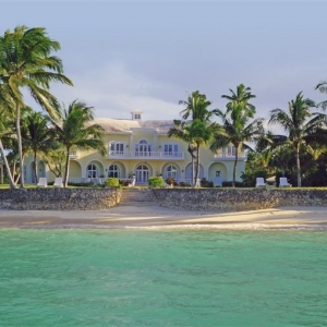 Beachfront Estate - Bahamas